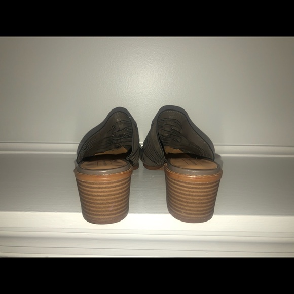 Mules - Picture 4 of 5